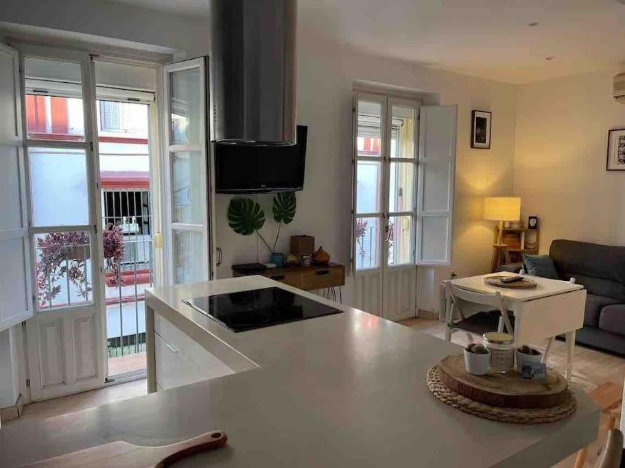 180 Home Casa Rodrigo De Triana Sevilla Bagian luar foto